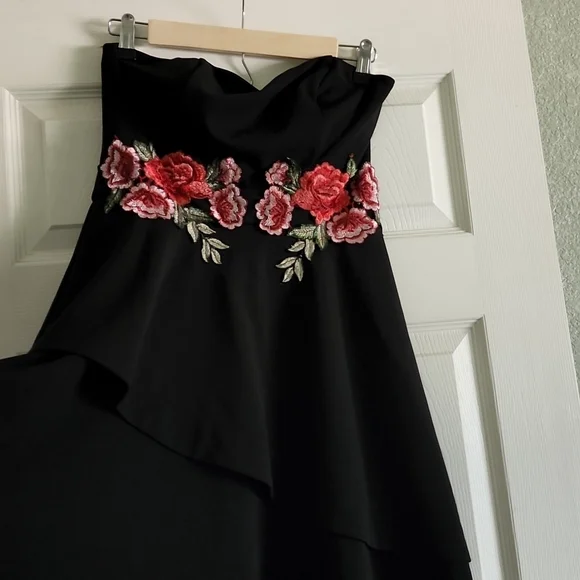 Speechless  Strapless dress floral appliques  Sz 11 - Picture 4 of 9